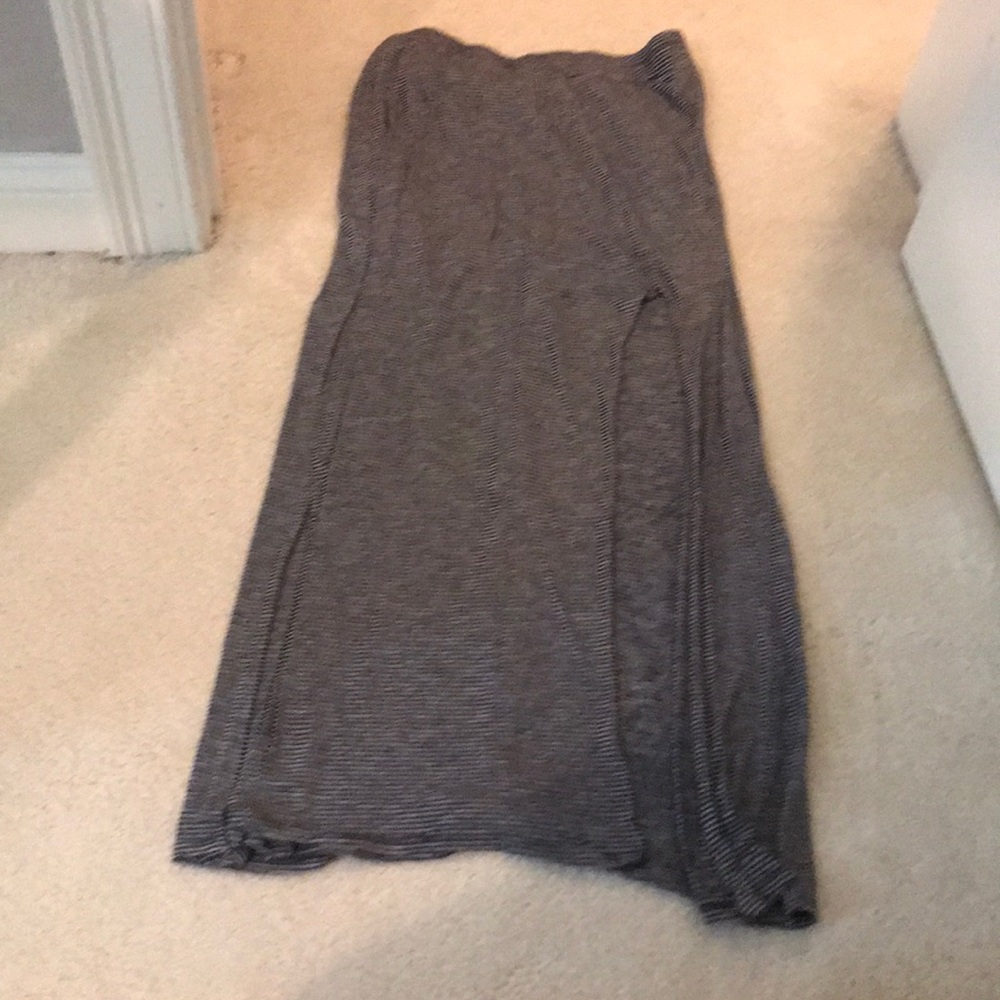 Maxi stripped skirt! With a sexy slit.